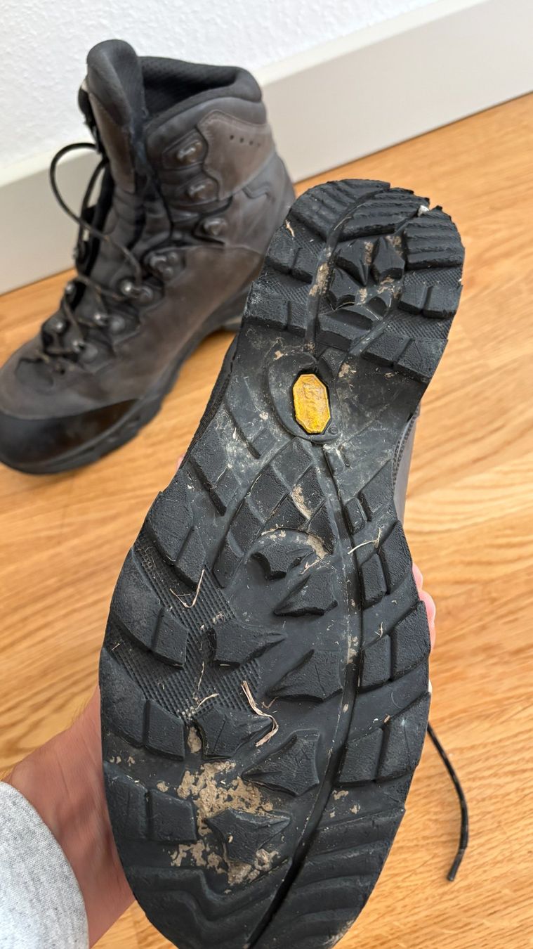 Lowa Chaussures hommes: Lowa Wanderschuhe Grösse 43 1/2 – D'occasion à Zürich par WillySchnaefeli 2