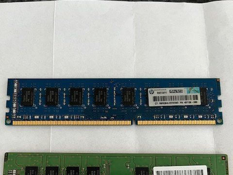 Memoria / RAM: Hynix 4GB 2Rx8 PC3 10600U – Usato da Zürich venduto da Senada 1