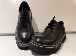 Karl Lagerfeld Schnürschuhe / Plateau-Schuhe schwarz