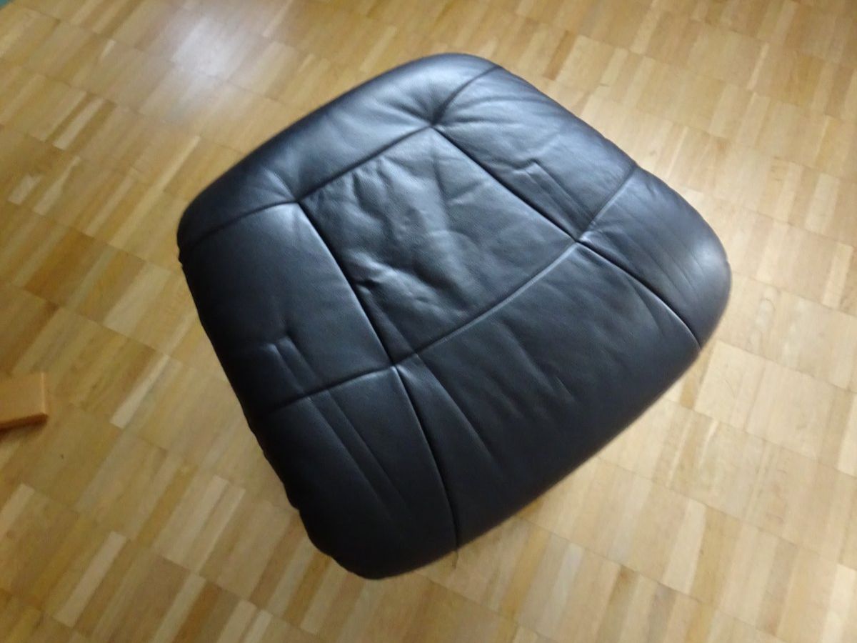 Pfister Hocker: Hocker, Leder – Gebraucht aus Wädenswil von Ohakune09 2