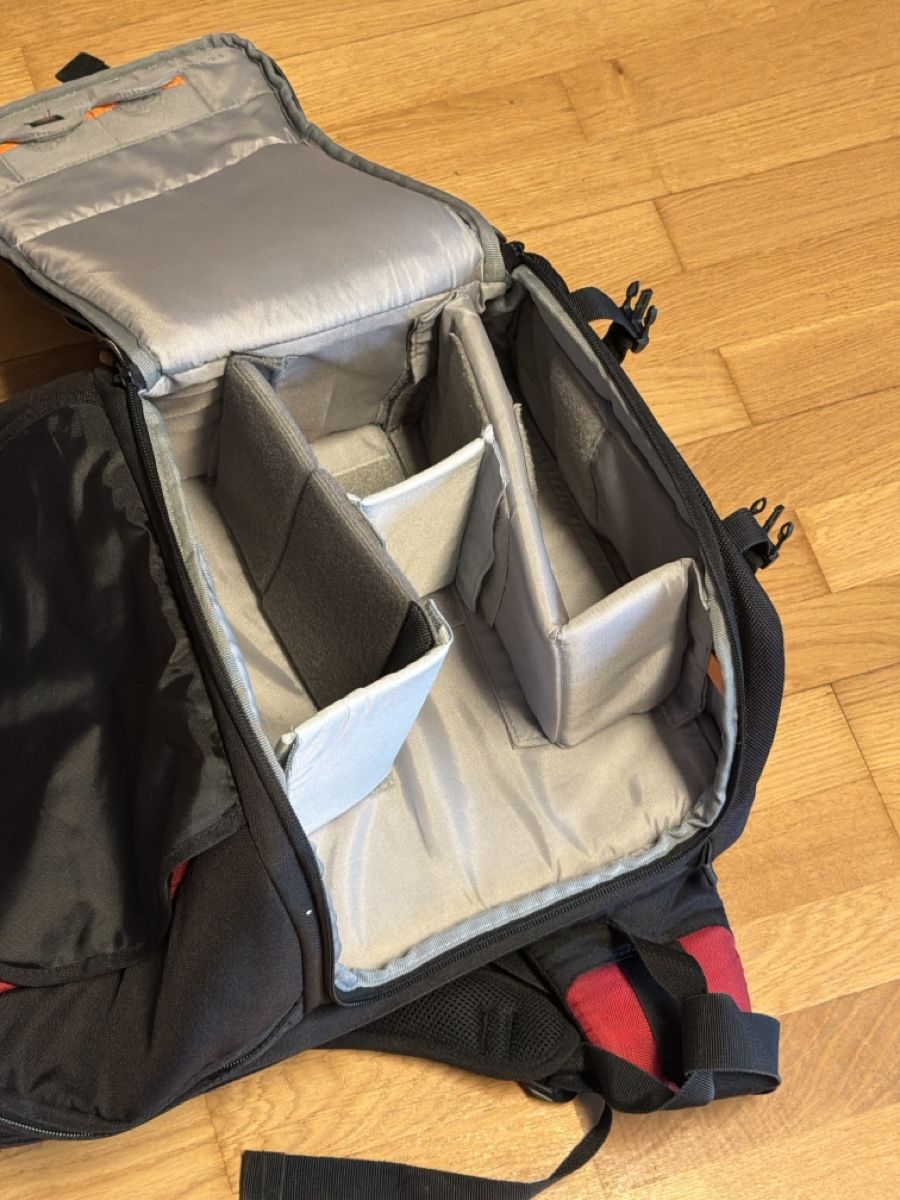 Lowepro Zaini: Lowepro Fotorucksack, rot – Usato da Biberist venduto da hurricane27 3