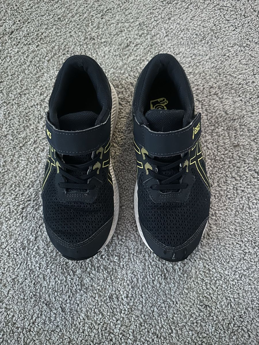 Asics Schuhe für Jungen: ASIC Sneakers Gr. 33.5 – Gebraucht aus Büren an der Aare von bradlee512 1