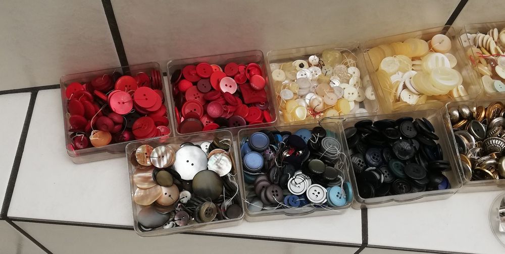 660+ Harzknöpfe Set - Handgefertigte Bastelknöpfe In Verschiedenen Farben & Größen
