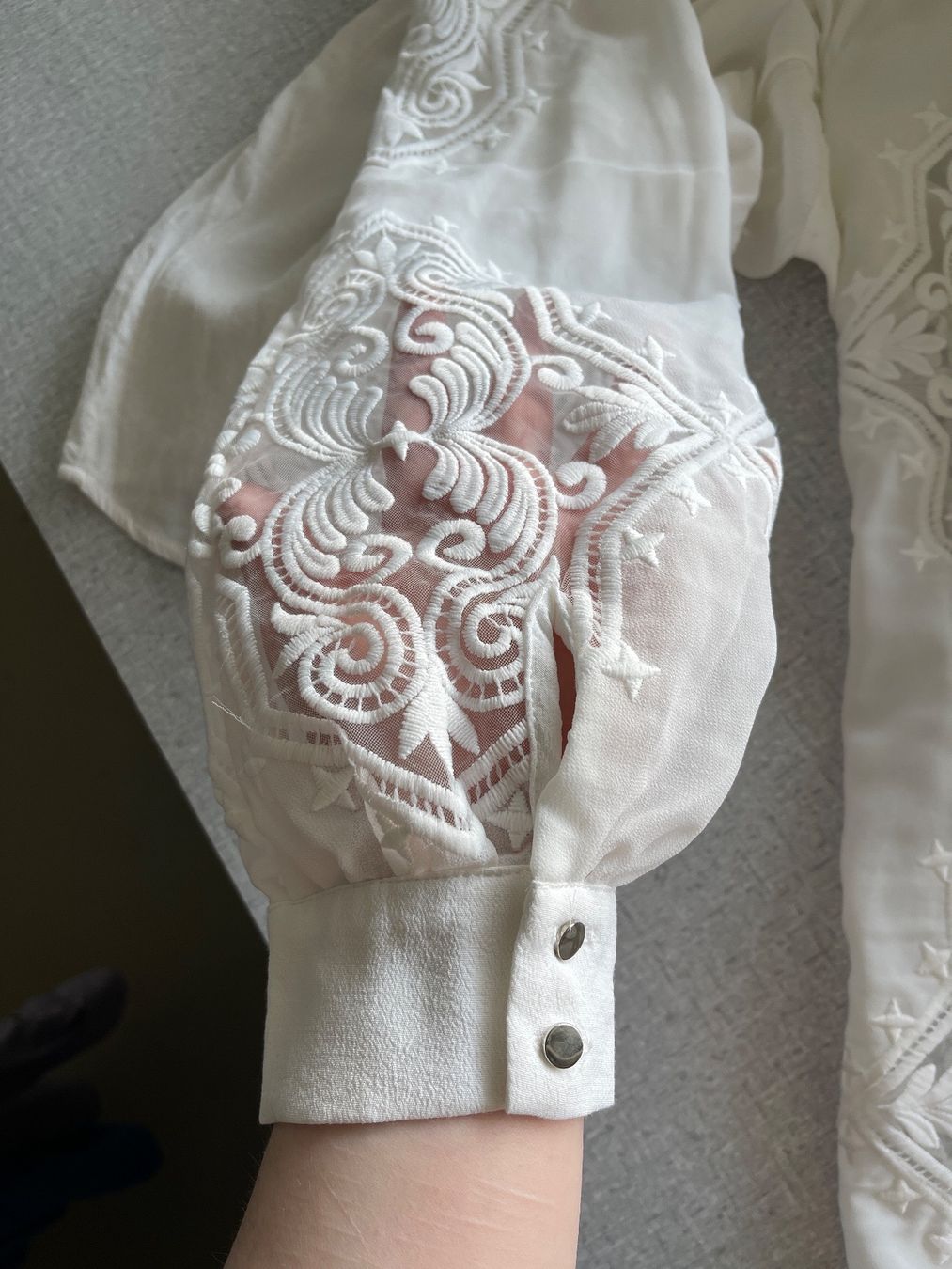 Vila Camicette: Weisse Bluse von Vila mit Spitzen-Deail – Nuovo e nell'imballaggio originale da Rapperswil SG venduto da Letas_closet 3