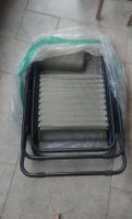 Bequemer Liegestuhl zum Entspannen im Sommer, neu