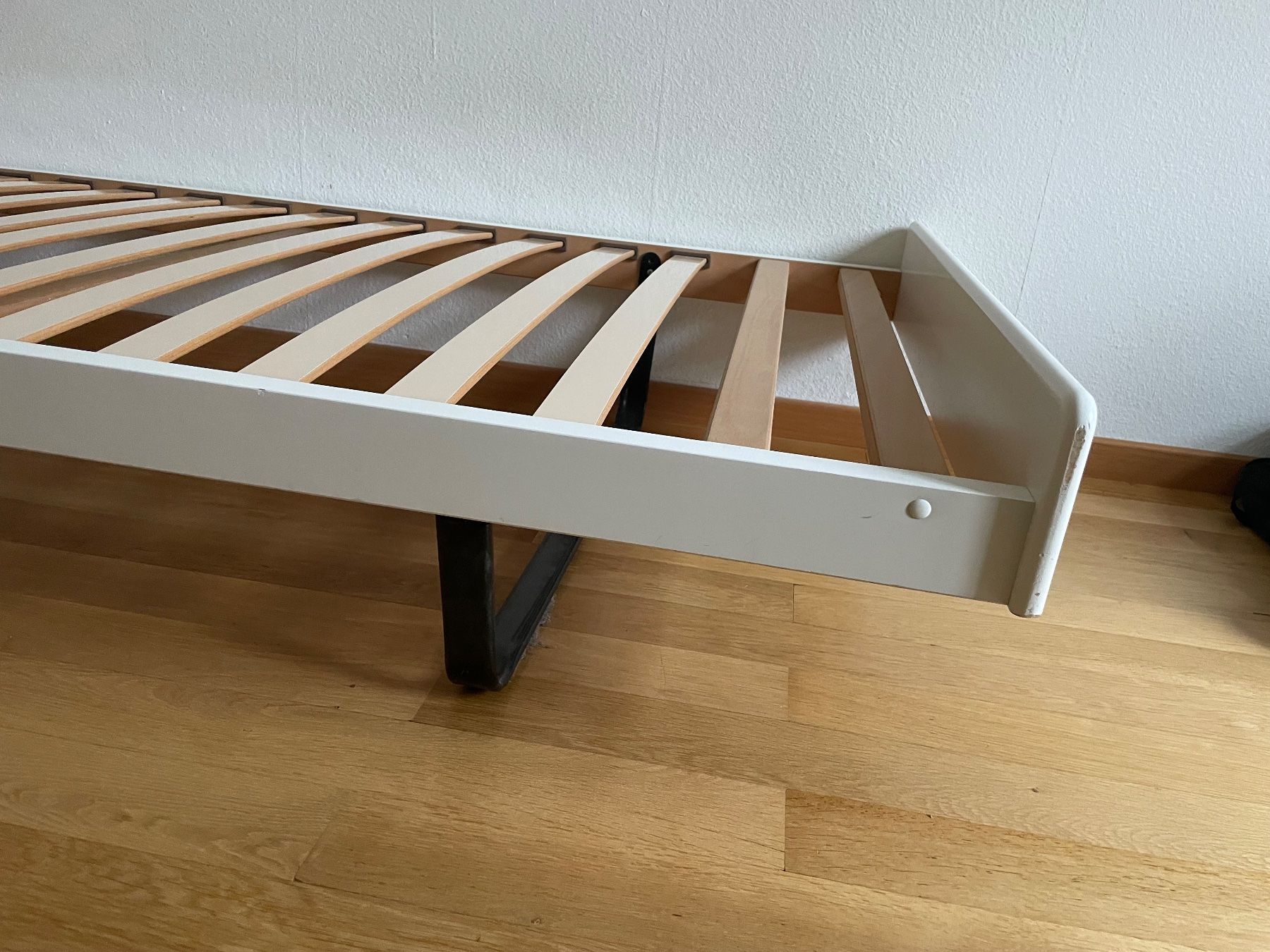 Elegantes Poco Bett 90x200 Mit Lattenrost Bild