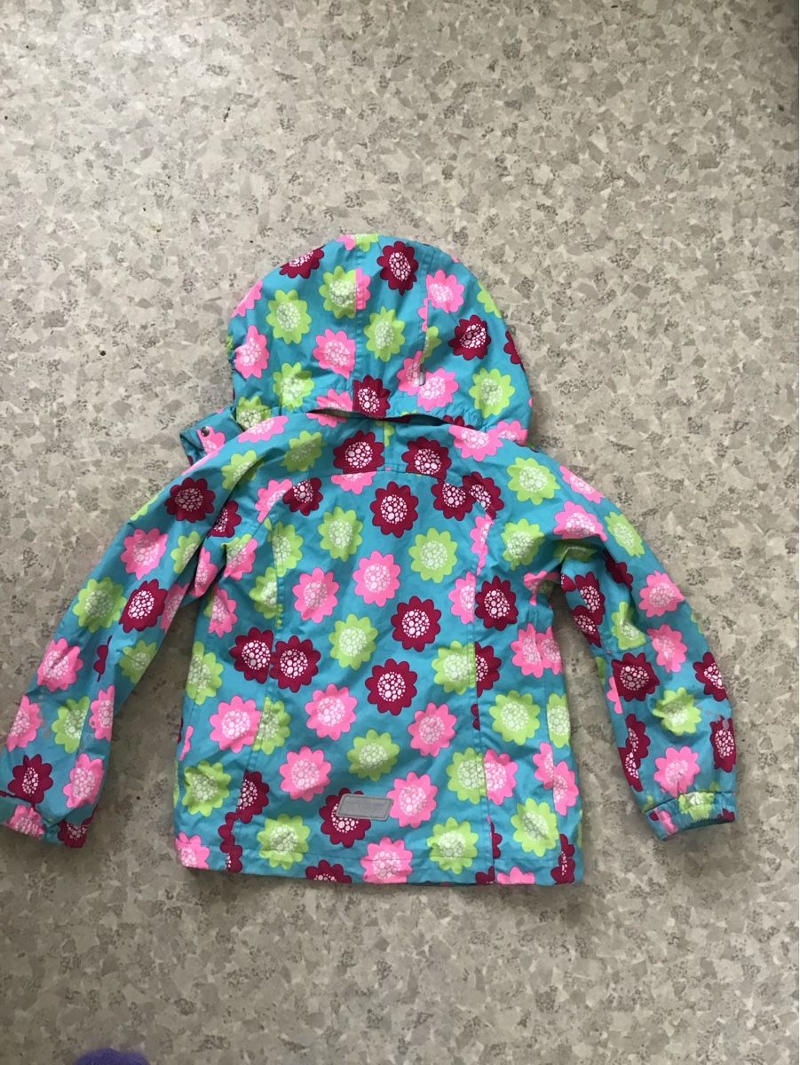 Reima Giacche & Cappotti: Reima Übergangsjacke Gr. 122 mit Blumenmuster – Usato da Seuzach venduto da Tureda 3