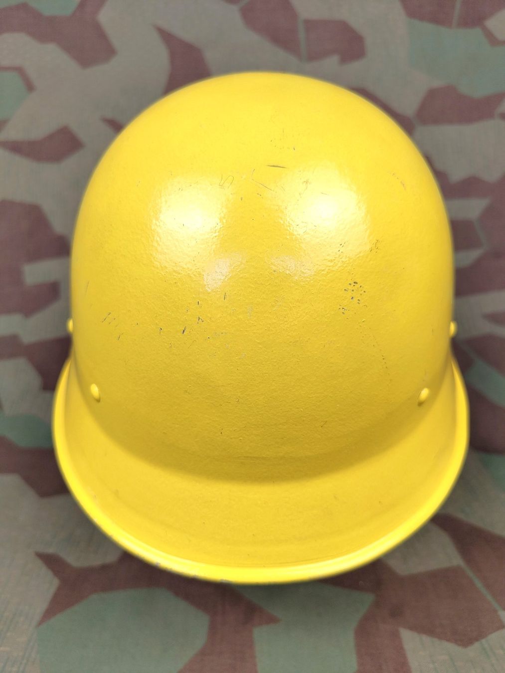 Schweizer Armee Uniformi: Helm Ord. 1946, Zivilschutz, Variante 2 – Usato da Bauma venduto da SwissMilitaria 3