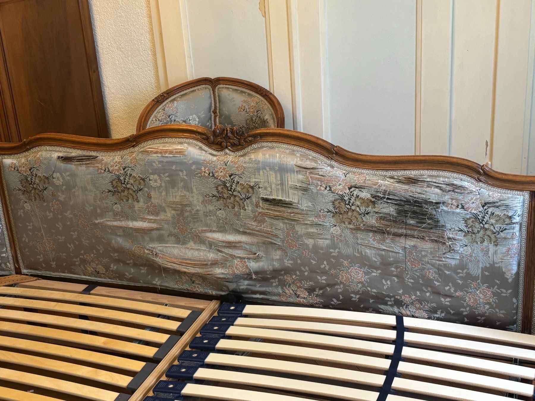 Letti: chambre à coucher complète – Usato da Malleray venduto da grenouille05 2