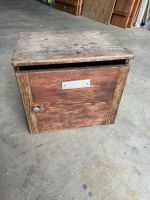 Alter Briefkasten aus Holz