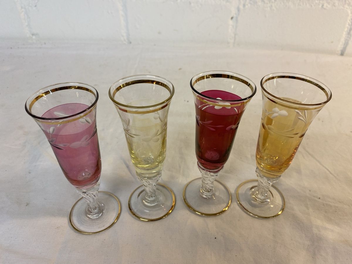 Gläser: 4.Elegantes Kristallglas mit Goldrand – Gebraucht aus sursee von trilli-tralli 2