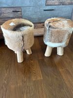 2er Set Hocker Felle, rustikal, Holzbeine, Deko-Objekt