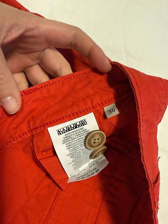 Pantaloni: NAPAPJRI SHORTS SIZE 36- MEN! – Usato da Wallisellen venduto da Marij1986 2