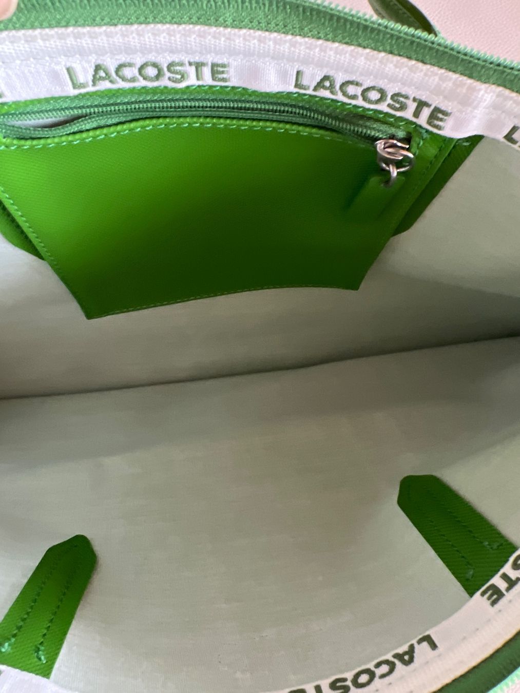 Lacoste Sacs femmes: Lacoste Tasche mit Brasilien Flagge – D'occasion à Chur par van_hnc6 7