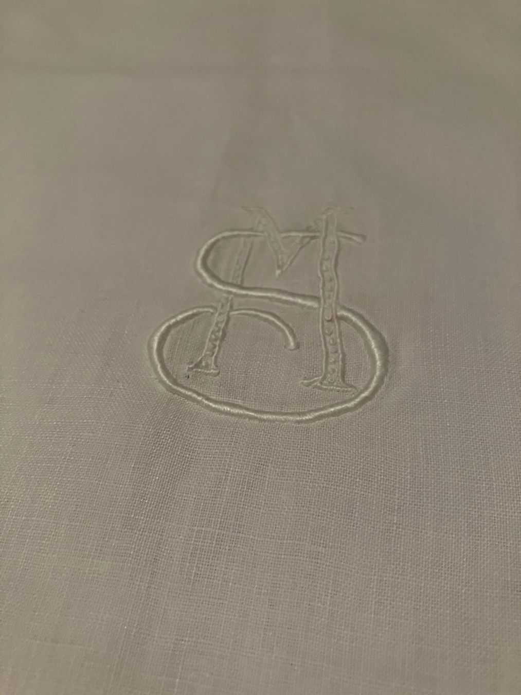 Biancheria da letto: Federa in cotone bianco cifrata MS 61x64 cm – Usato da Melano venduto da H-Sara 1