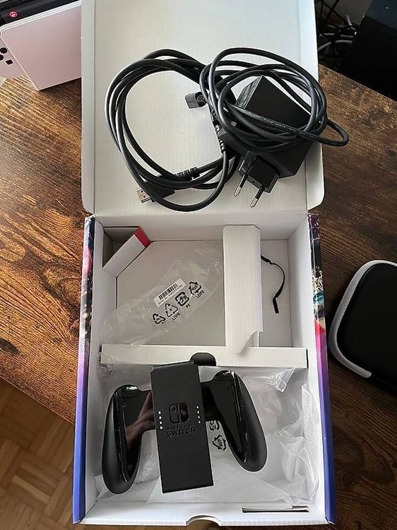 Nintendo Konsolen: Nintendo Switch OLED, Weiss, Top Zustand! – Neu (gemäss Beschreibung) aus Männedorf von EliabarDario 4
