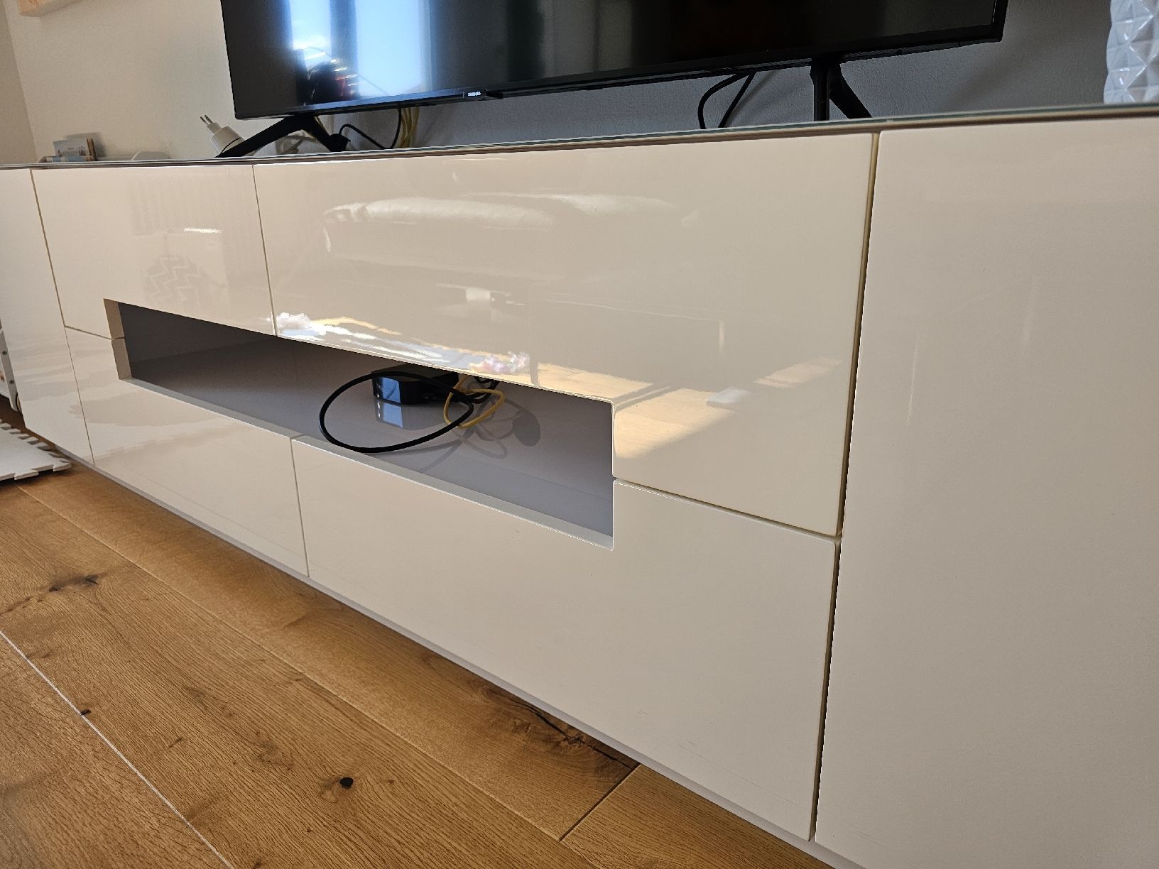 TV Möbel: Lowboard  – Neu (gemäss Beschreibung) aus Basel von vel_w2tr 2