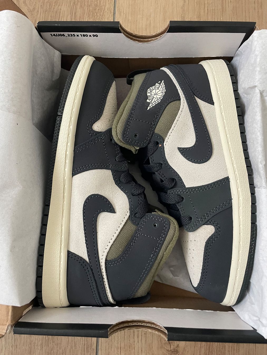 Jordan Scarpe per ragazzi: Nike Jordan 1 Mid Gr. 33 NEU – Nuovo e nell'imballaggio originale da Waltenschwil venduto da hansnine 3