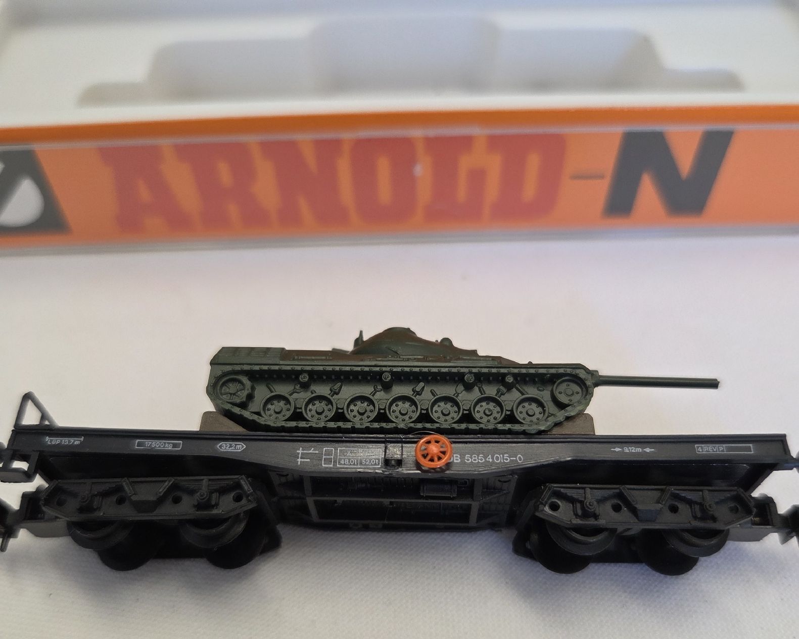Arnold Modellini di ferrovie: Arnold Rapido N Flachwagen mit Panzer.. – Usato da Stans venduto da Ducati16 1