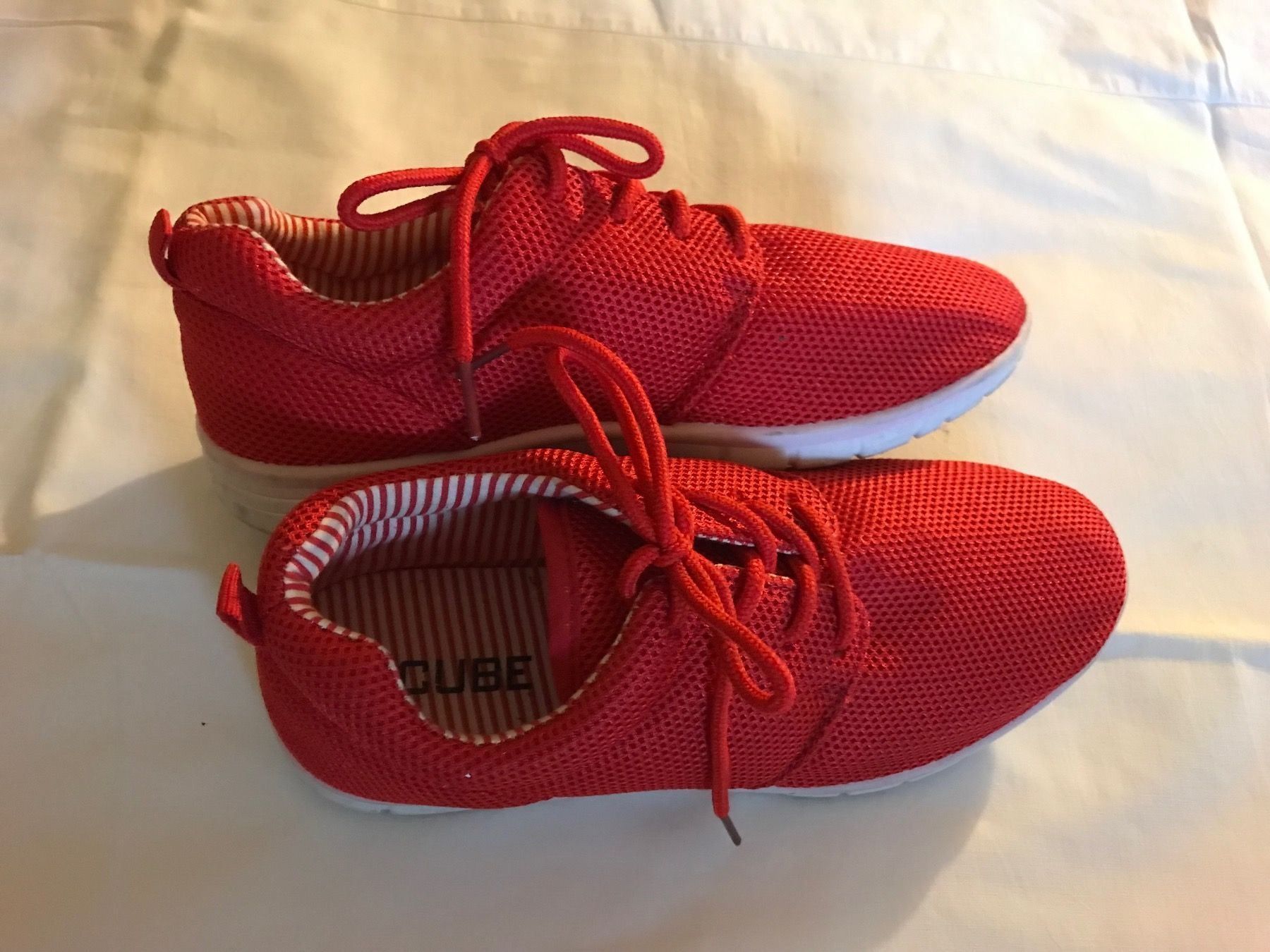 Cube Scarpe da donna: Sneakers Rot Größe 38 – Usato da Frauenfeld venduto da Koffer12