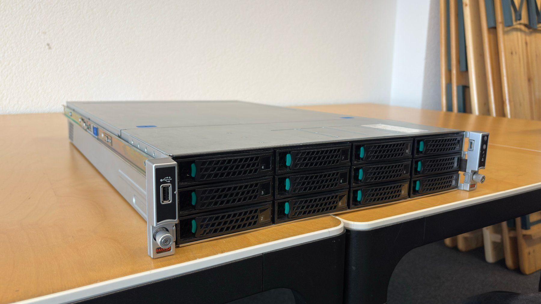 Intel Server: Intel Rackserver Xeon E5 v4, 128GB RAM (3/3) – Gebraucht aus Volketswil von appmac67 6