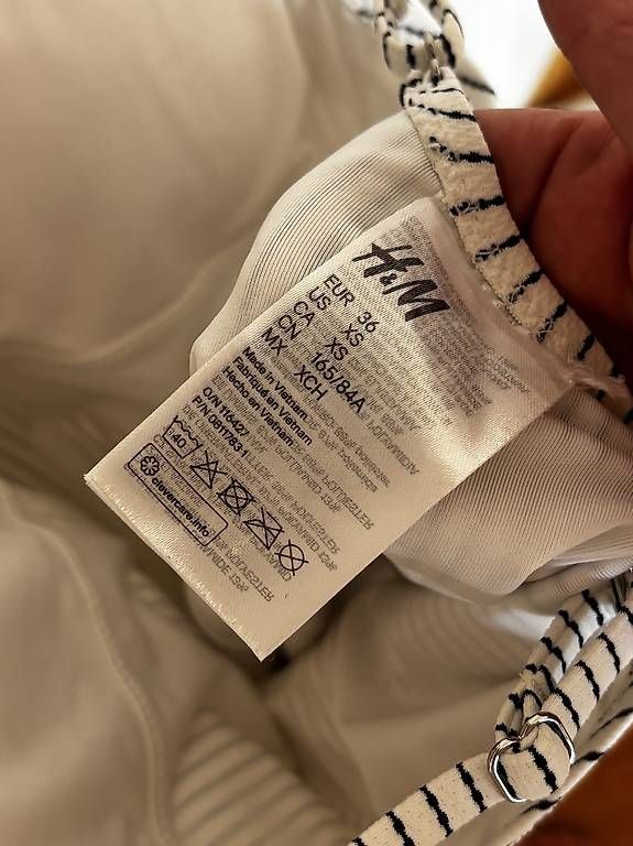 H&M Badekleider & Bikinis: gestreiftes Badekleid weiss / blau, Gr. 36 / S – Gebraucht aus Bern von saeruhb 2