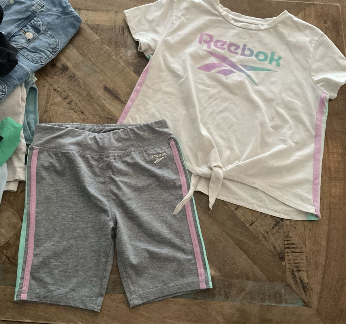 Lotti & Set di vestiti: 12 Stück Sommer Kleiderpaket Gr. 146 – Usato da Bachenbülach venduto da Sybeco 1