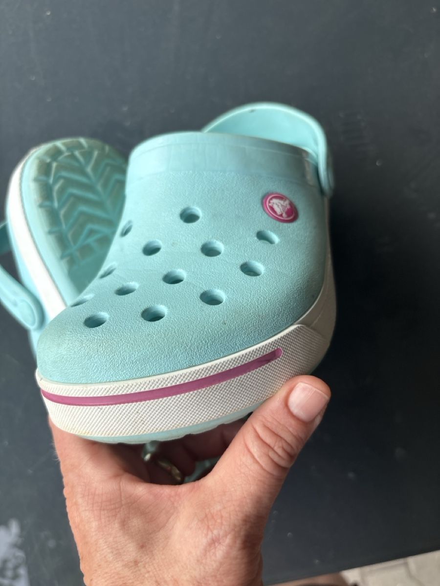 Chaussures filles: Crocs Gr.34 / 35  – D'occasion à Rickenbach b. Wil par Tweeny02 2