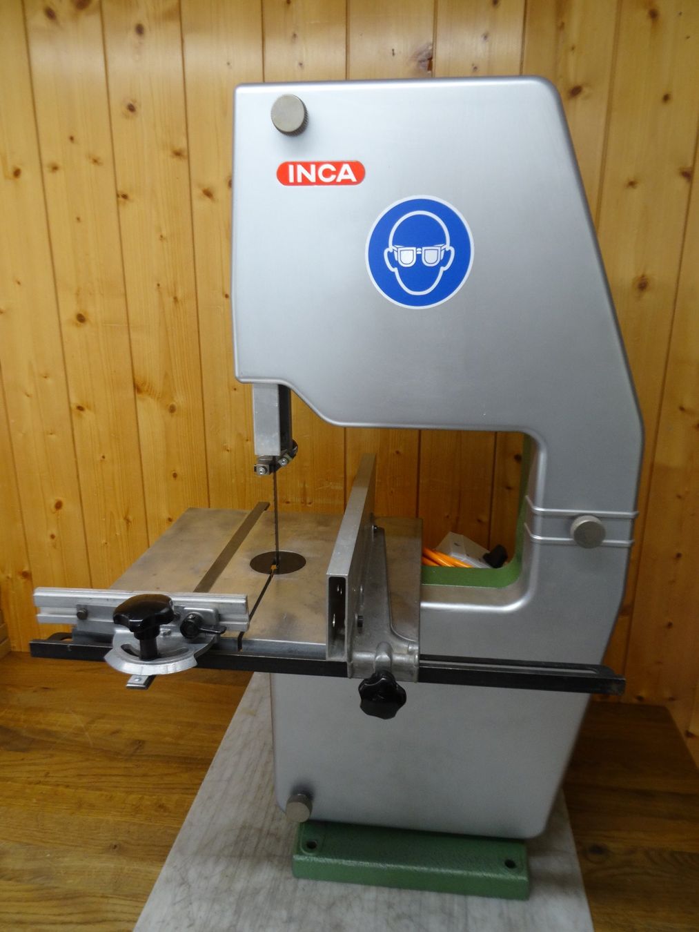 Inca Scies: Inca - Bandsäge 220 Volt – D'occasion à Lungern par madachsa
