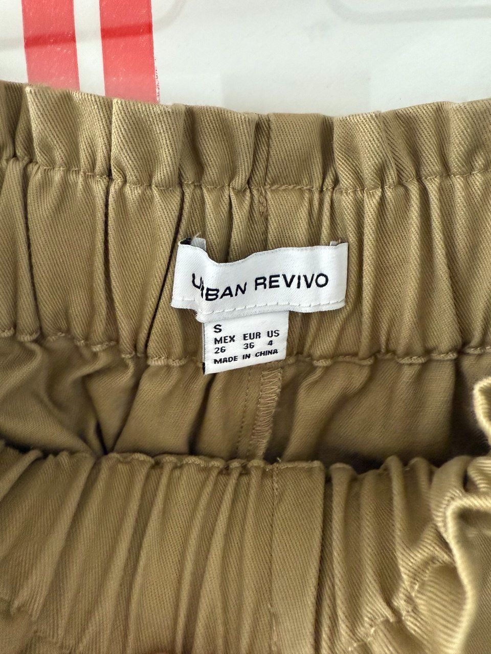 Pantaloni: Urban Rivivo shorts S – Usato da Zürich venduto da futurmutur 1