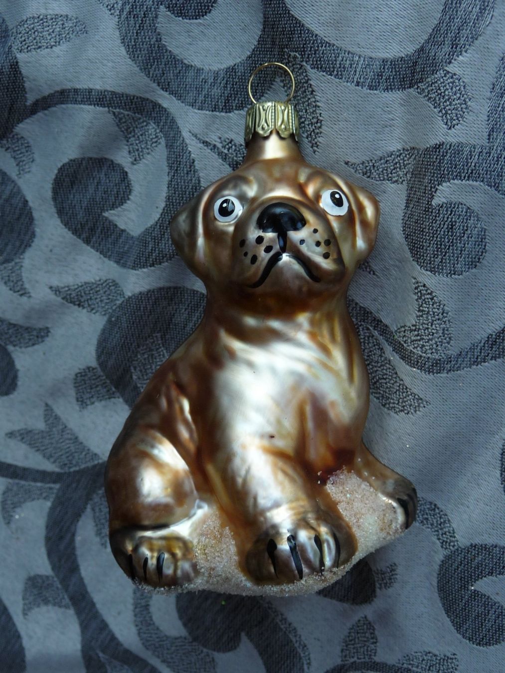 Tutte le decorazioni: Mops Hund Christbaumschmuck – Nuovo e nell'imballaggio originale da Alpnach Dorf venduto da marvo