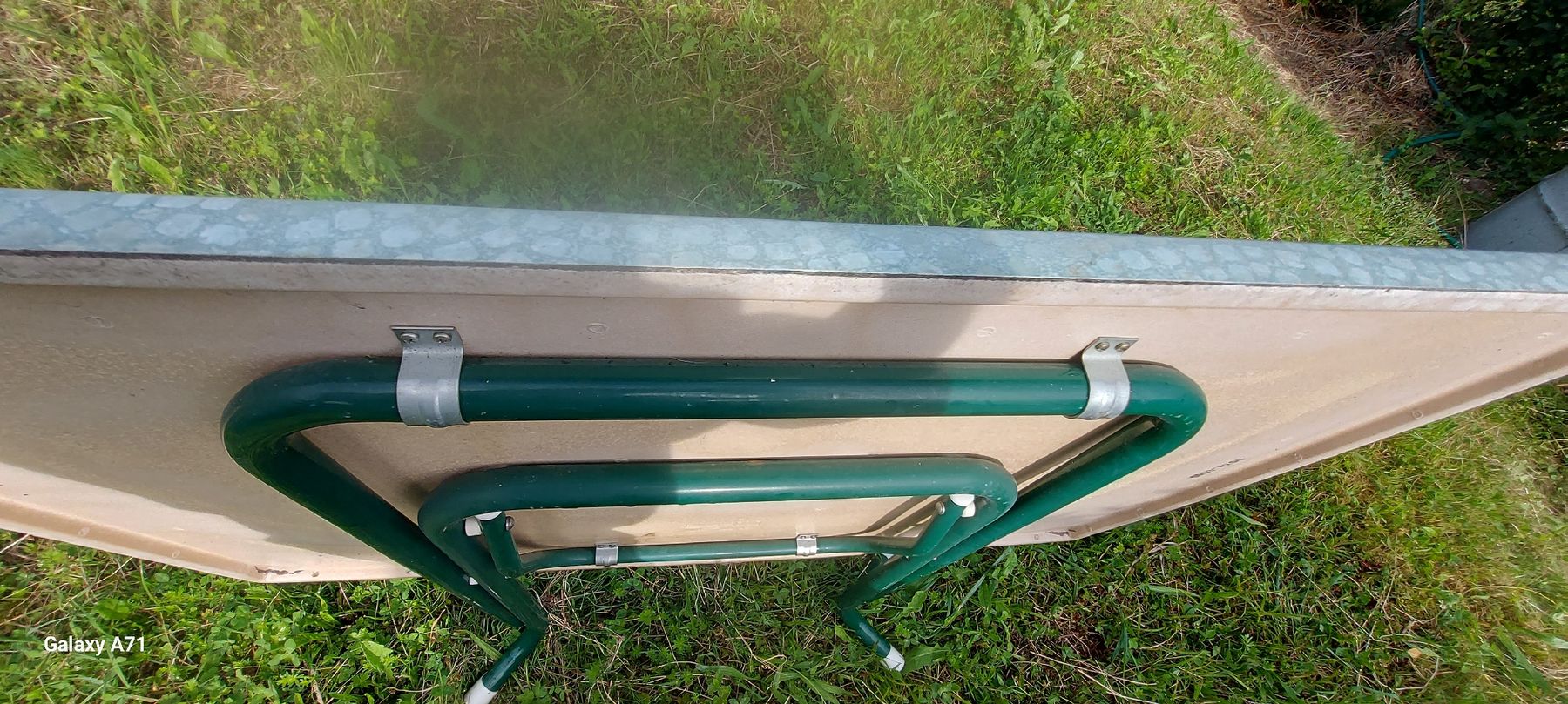 Set di tavolo e panche: Ensemble table et 4 chaises de jardin  – Usato da St-Gingolph venduto da Daillens 2
