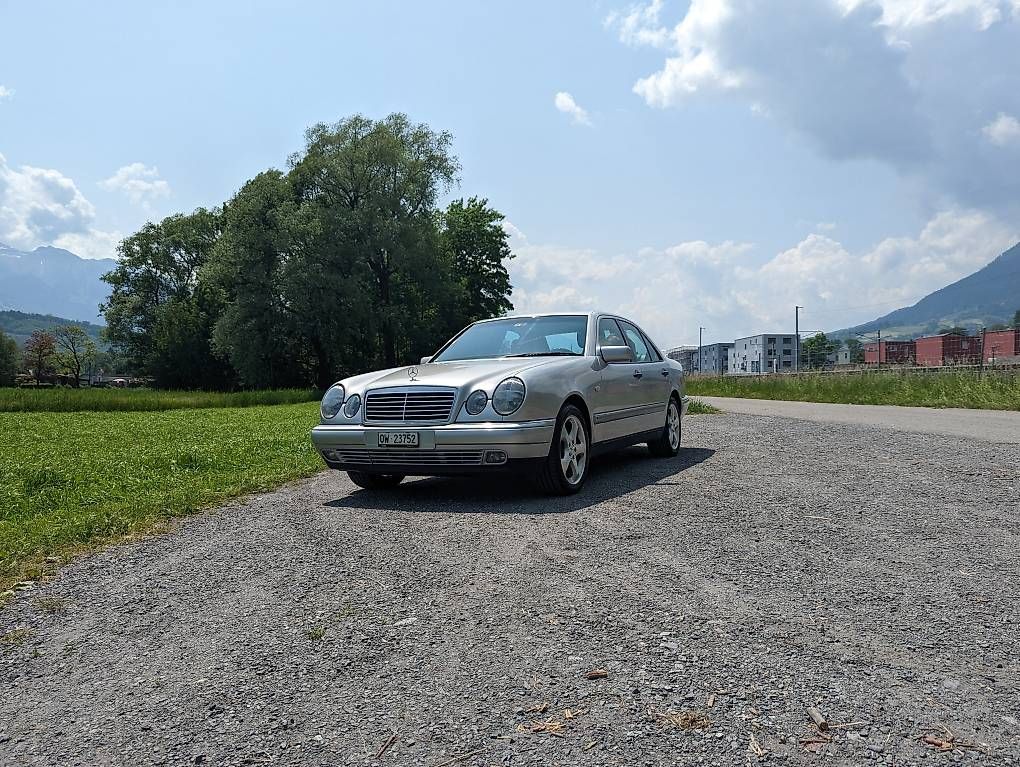 Mercedes-Benz Automobili: Mercedes E Klasse E420 W210 – Usato da Stalden (Sarnen) venduto da Alfapilot_75 4