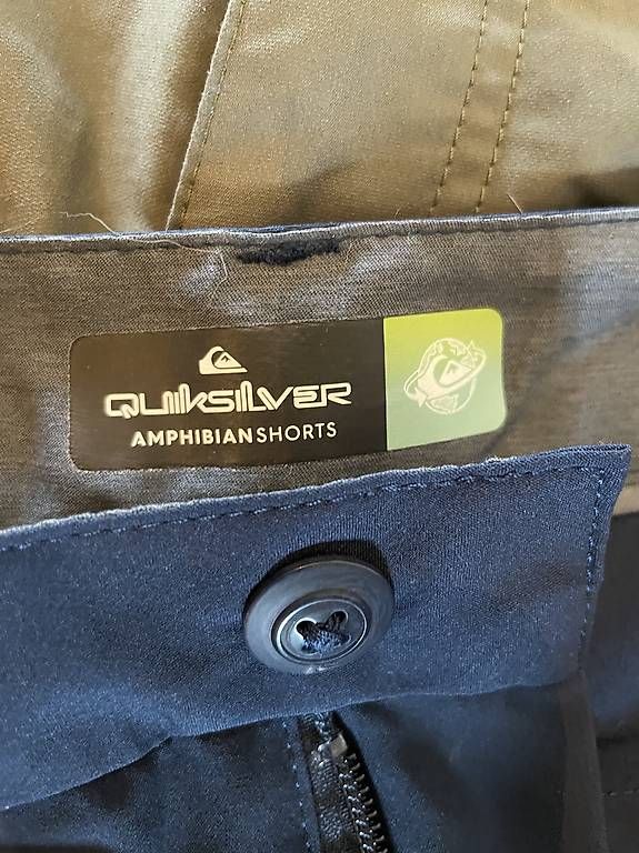 Pantaloni: Shorts von Quiksilver – Usato da Giswil venduto da nimue1977 1