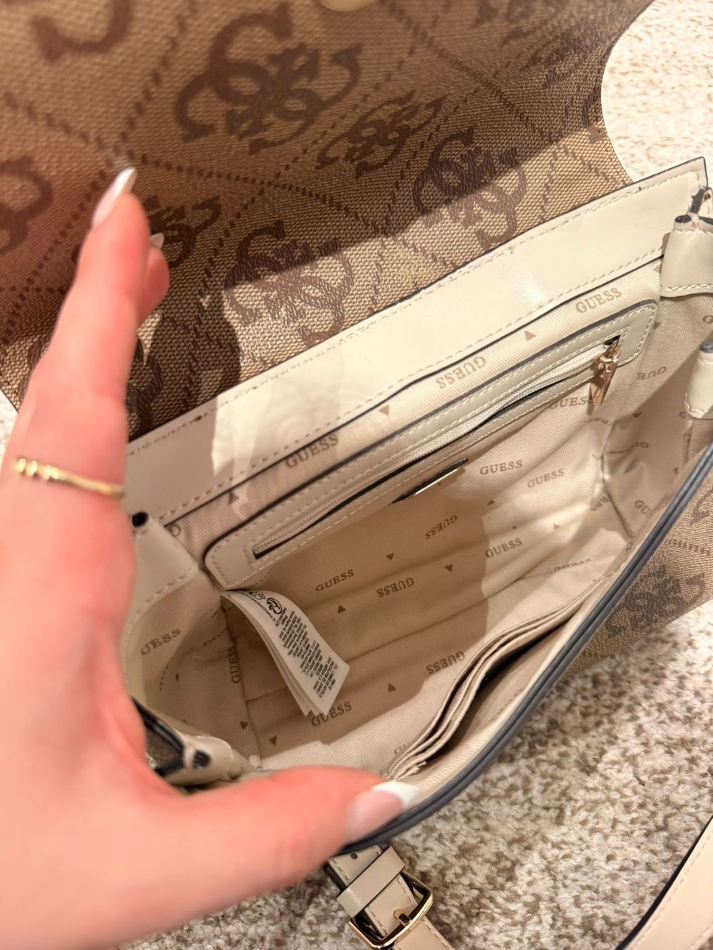 Guess Borse da donna: Guess Tasche – Usato da Turbenthal venduto da arb_g87g 2