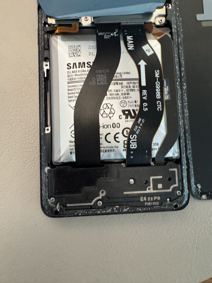 Samsung Telefoni cellulari / Smartphones: Samsung Galaxy S21 Ultra – Difettoso da Adliswil venduto da Busys 3