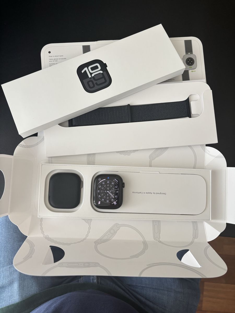 Apple Smartwatch: Apple Watch Series 10 46mm Jet Black Cellular – Usato da Oberdiessbach venduto da Npss