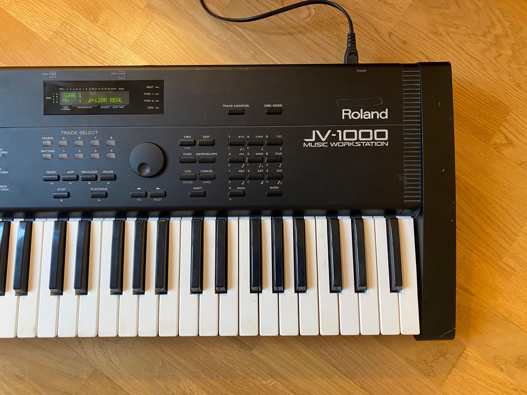 Roland Strumenti musicali: Roland JV-1000 Synthesizer – Usato da Zürich venduto da maju17 2