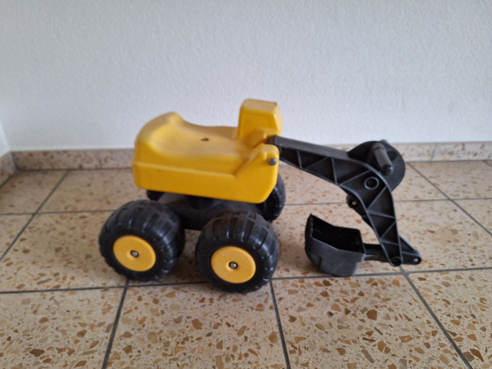 Veicoli per bambini: Kinderbagger zum Draufsitzen – Usato da Oberrieden venduto da smarties949