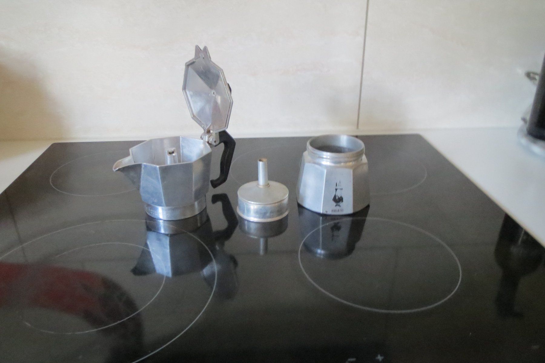 Bialetti Machines à café & Machines à expresso: kleiner Bialetti Espressokocher – D'occasion à Herisau par fan_h9qj 3