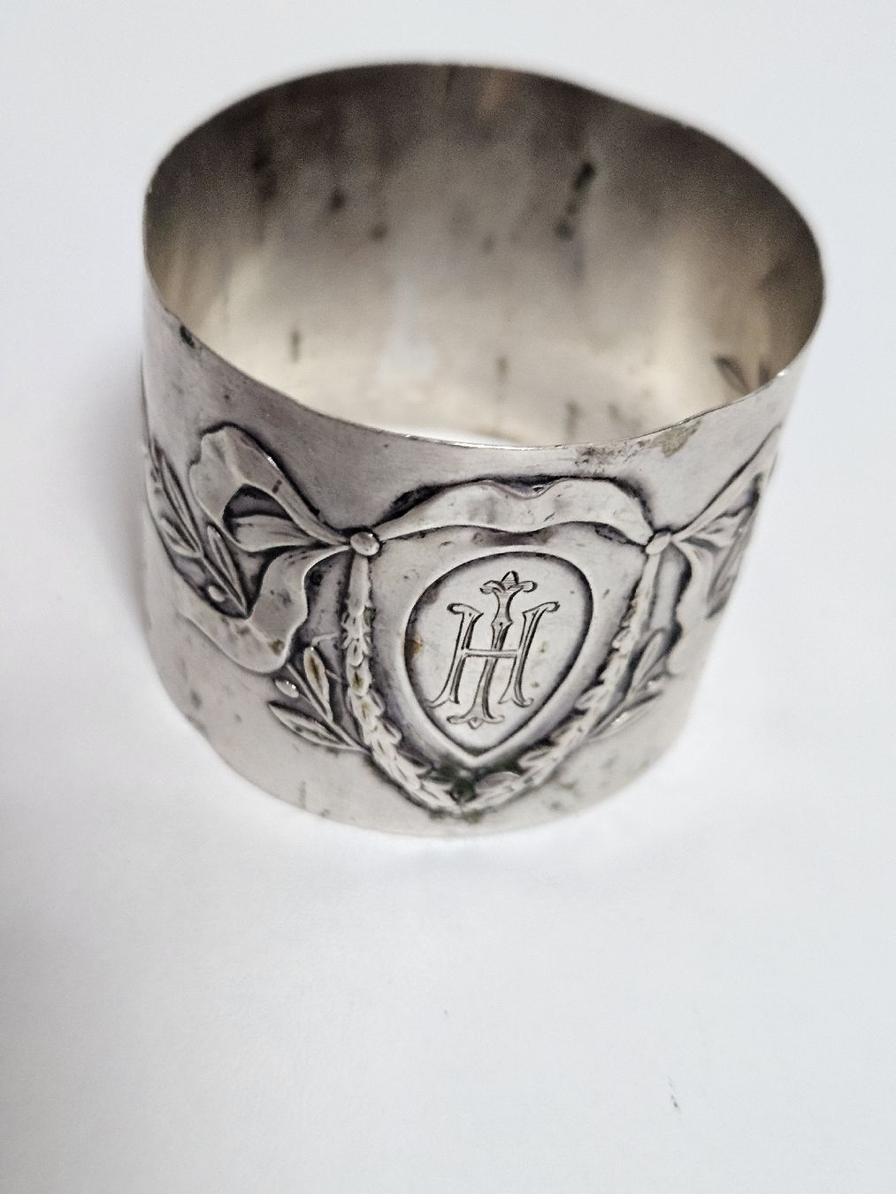 Altro in Decorazioni & Accessori: Silber Ring Serviettenring 800er mit Monogramm HH und Lorber – Usato da Schlieren venduto da Bestleo 1