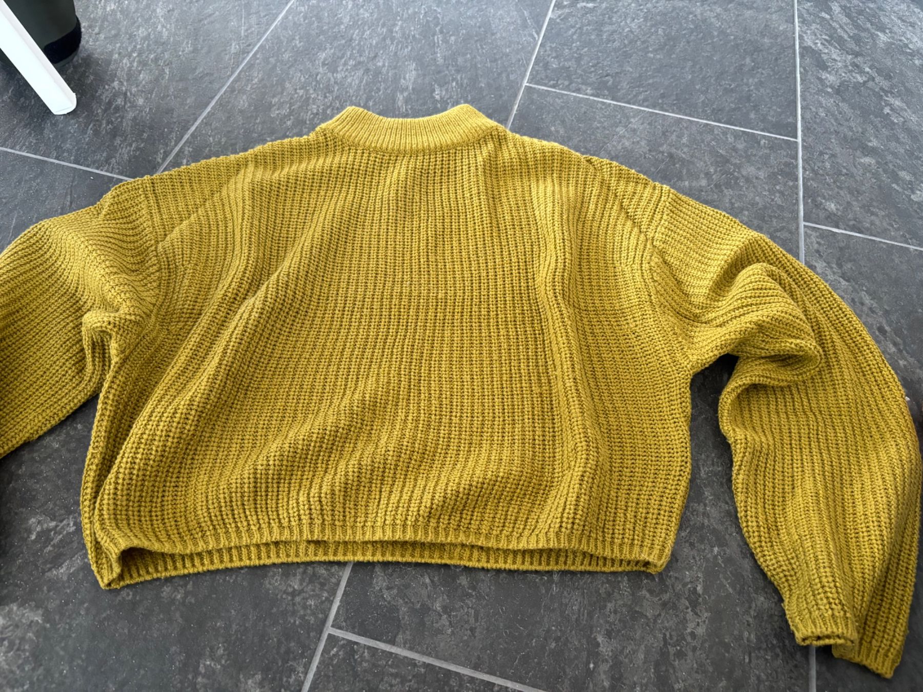 H&M Maglioni & Felpe: Pullover ~olivengrün -  Gr. S – Usato da Stadel venduto da Chanel_5