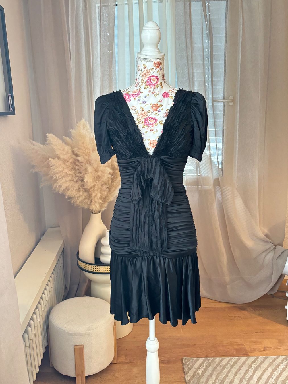 Dolce & Gabbana Vestiti: Dolce Gabbana Ruffle Silk Dress – Usato da St. Margrethen SG venduto da dijanaO 2