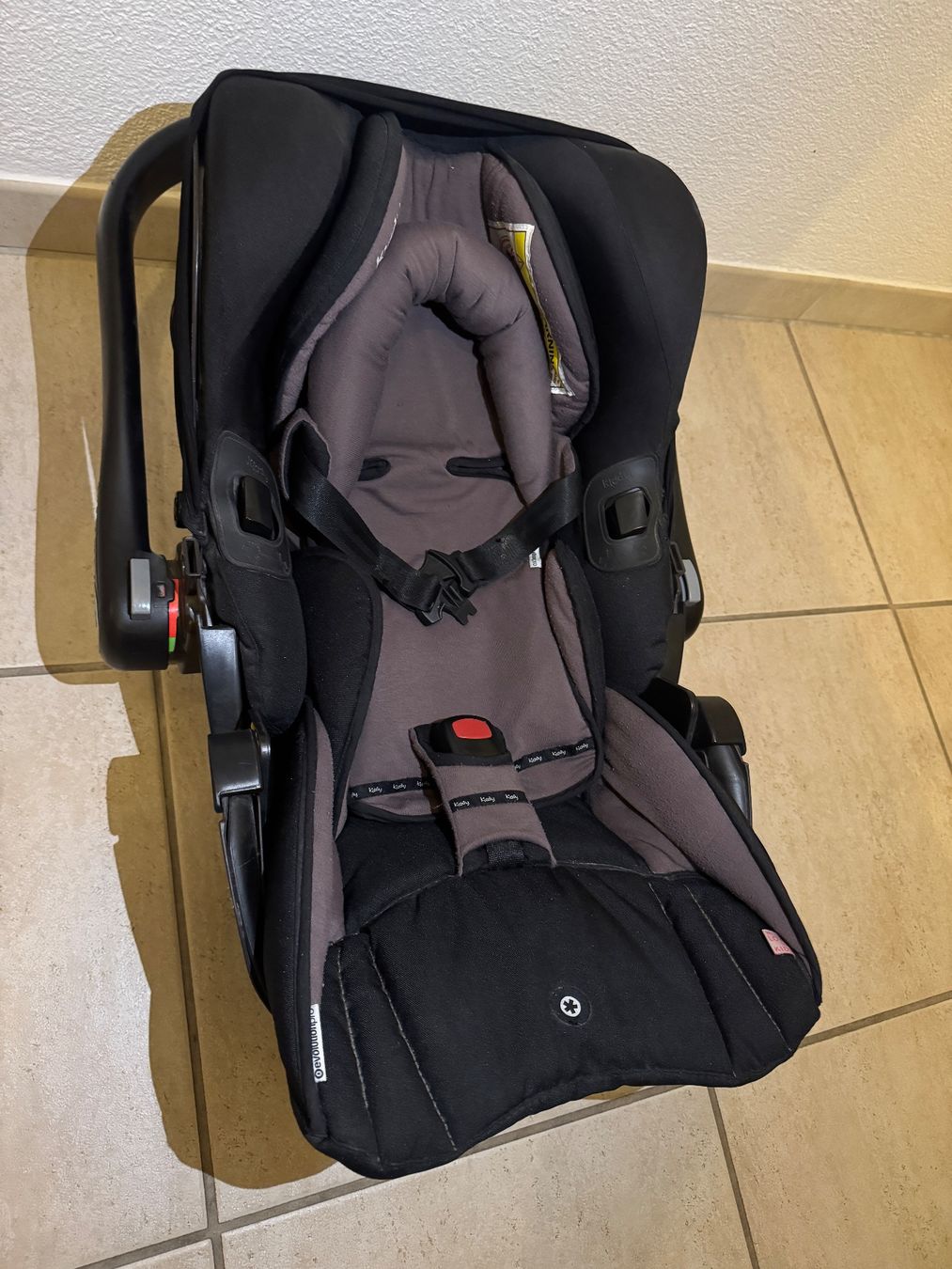 Kiddy Auto-Kindersitze: Kiddy Evolution Pro Babyschale inkl. Isofix Base 2 – ab 1.- – Gebraucht aus Niederweningen von Laborantin7