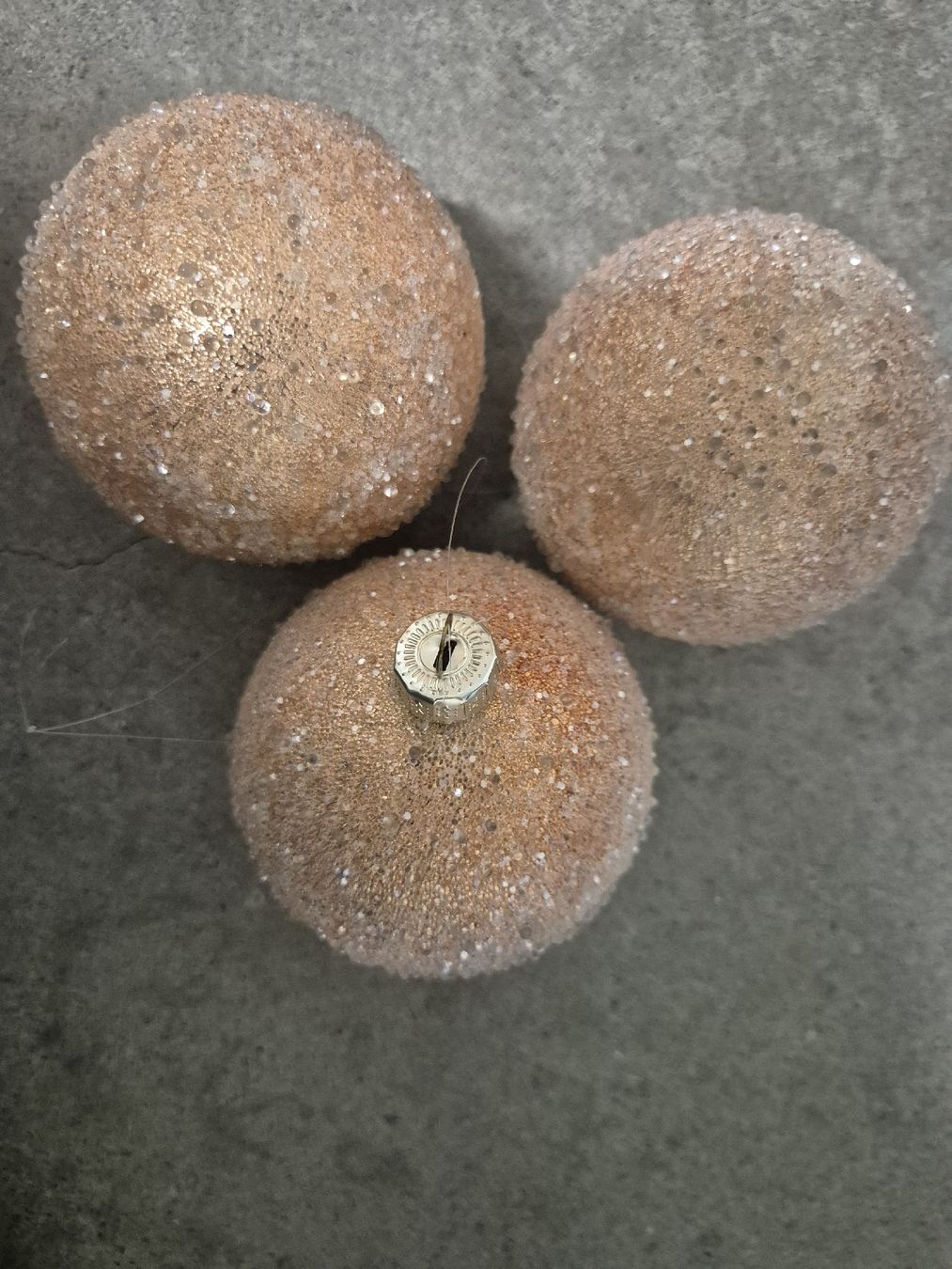 Alle Dekorationen: 3 Weihnachtsbaumkugeln, rosa-goldig – Neu (gemäss Beschreibung) aus Kollbrunn von mela_nie 1