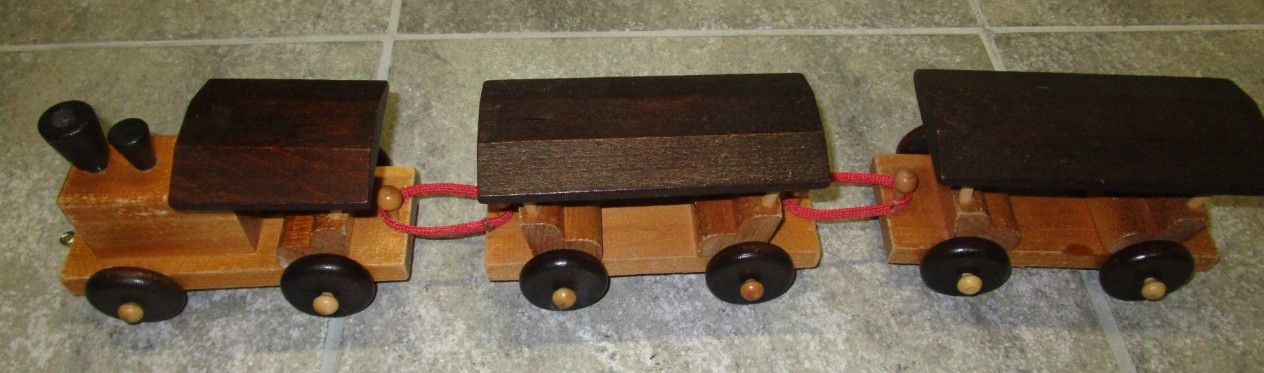 Giocattoli: Spielzeug Zug aus Holz – Usato da Rapperswil SG venduto da Ralphy