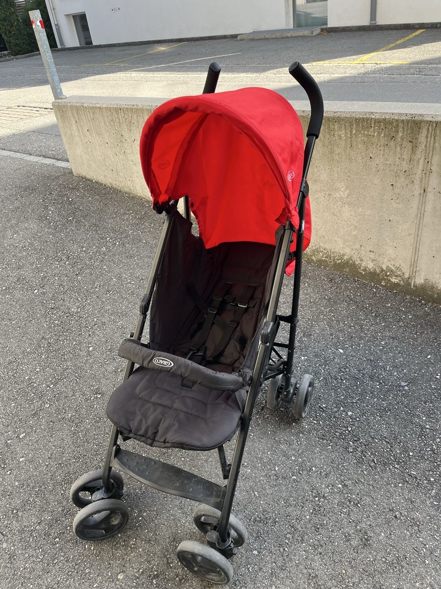 Kinderwagen: Kinderwagen Graco rot / schwarz – Gebraucht aus Untervaz von Aina21 3