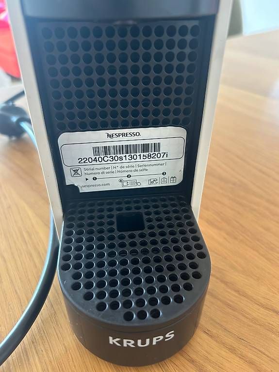 Macchine per caffè & Macchine per espresso: Nespresso Essenza Mini verkaufen  – Usato da Dübendorf venduto da lij_9w87 1