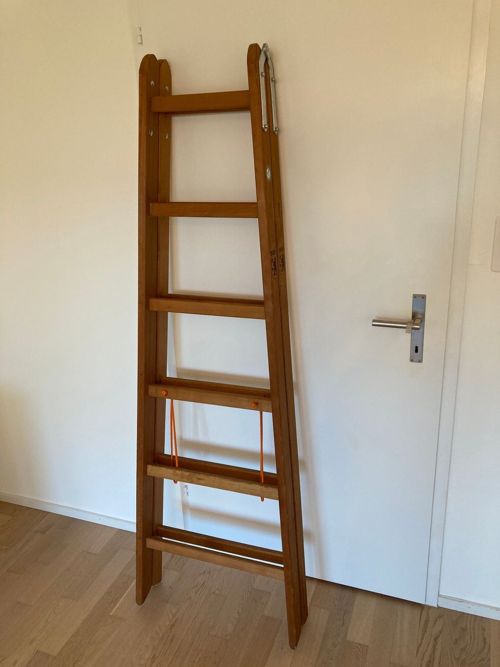 Leitern: Robuste Holzleiter – Gebraucht aus Winterthur von brunnmat 1