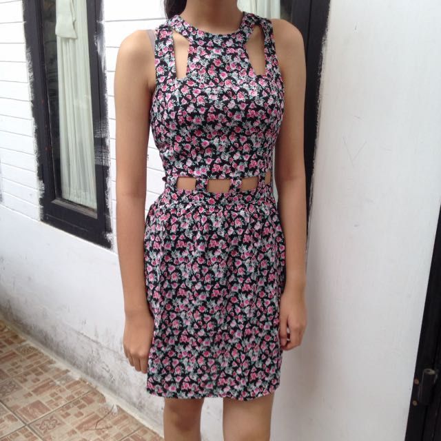 H&M Vestiti: Kleid mit Cut-outs – Nuovo (secondo la descrizione) da Basel venduto da 1moonstar 3